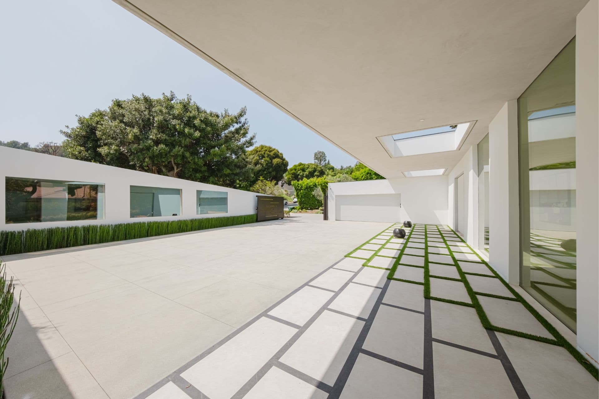 Museum Crest - Image 9