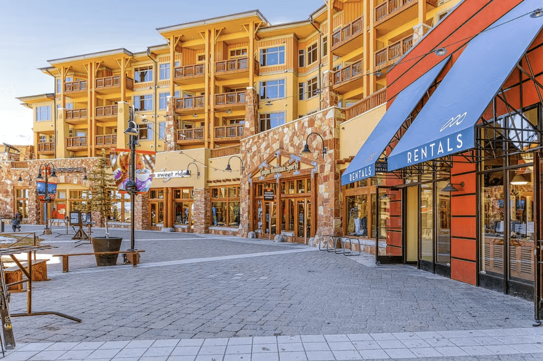 Blackstone Luxury Home - Image 24