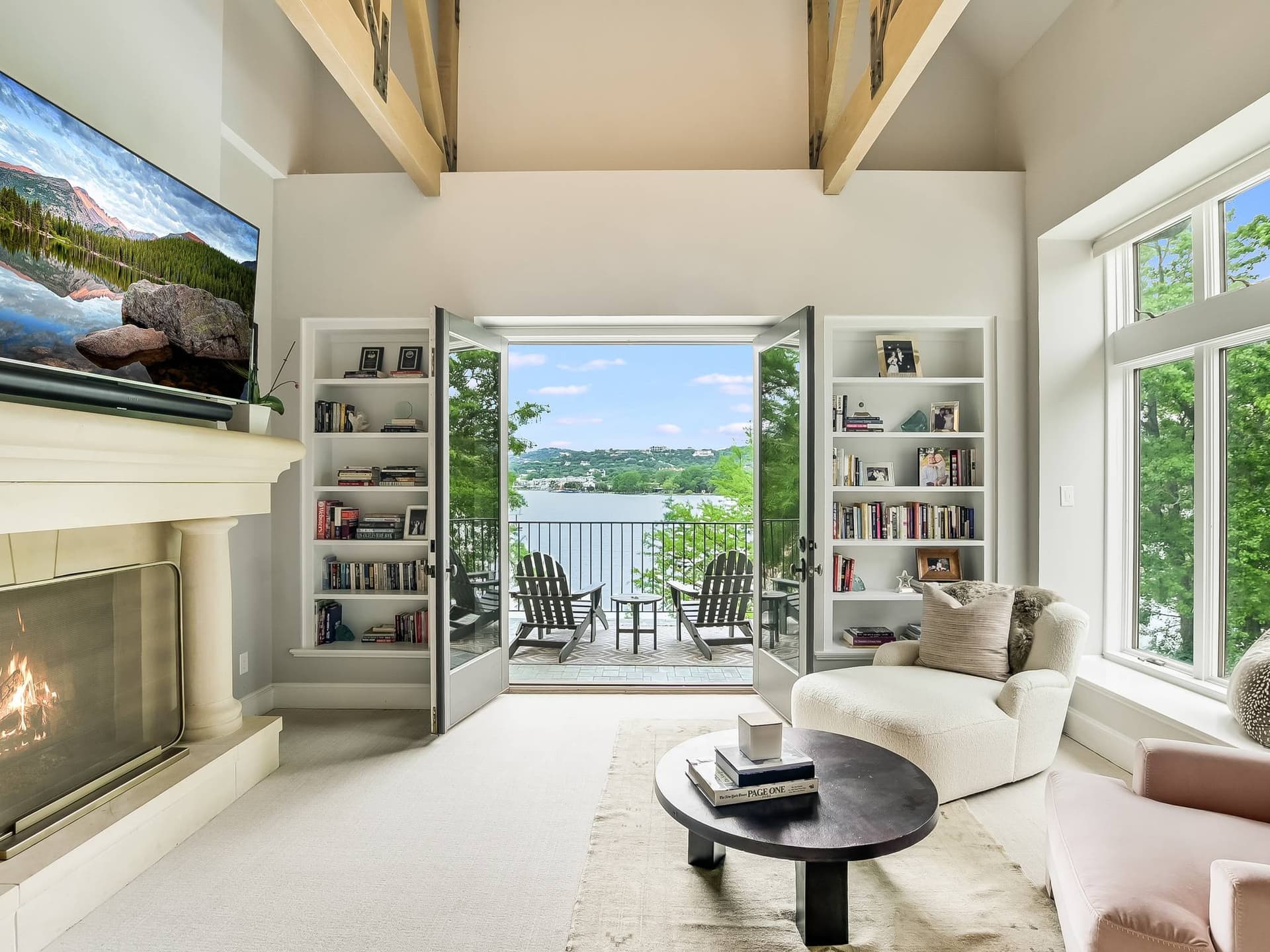 Manor on Lake Austin - Image 32