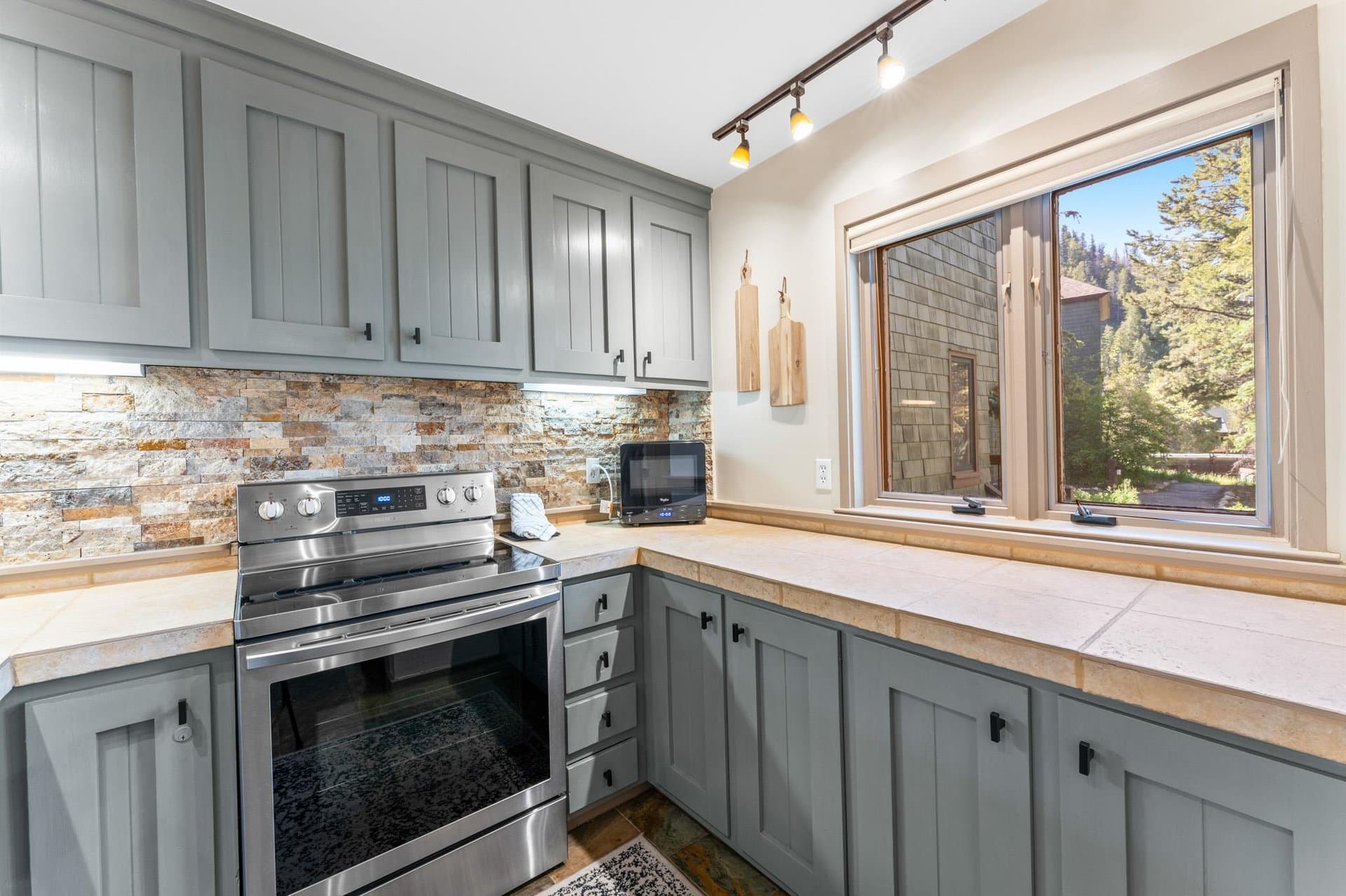 Soda Springs Condo #1902 - Image 9