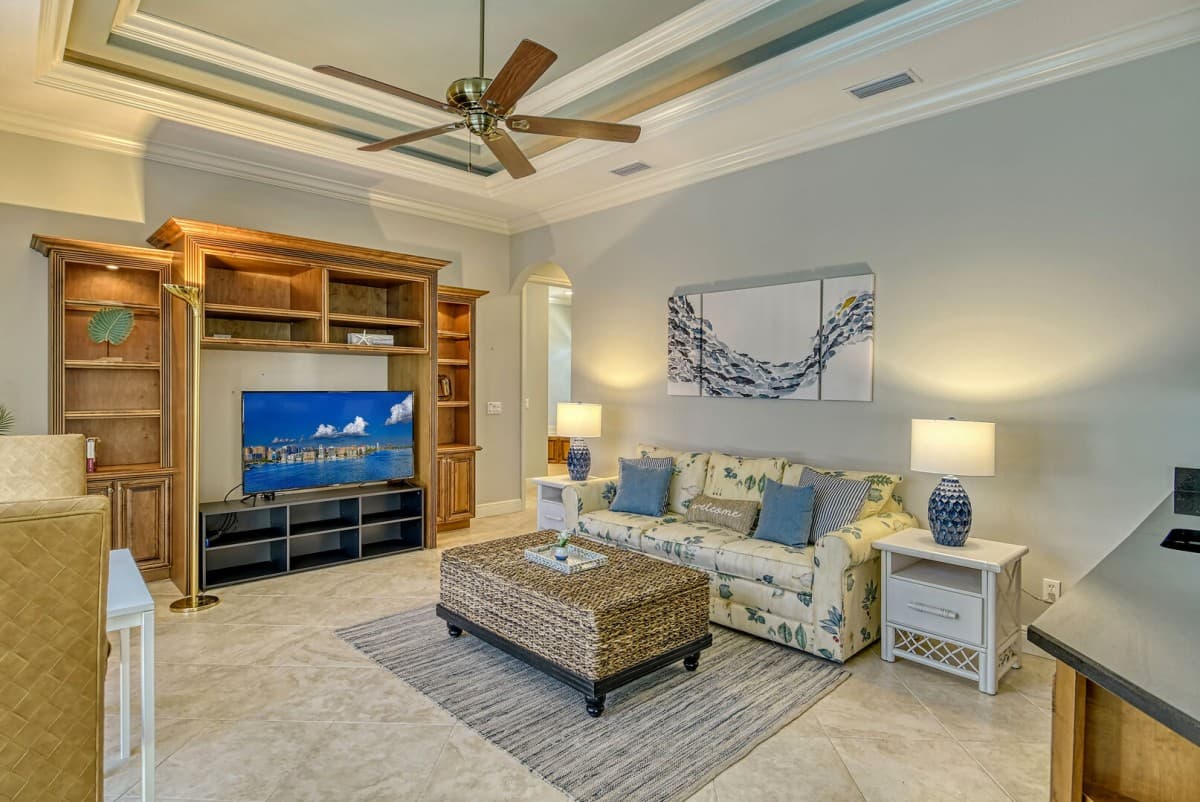 Sunburst Courtyard - Image 30