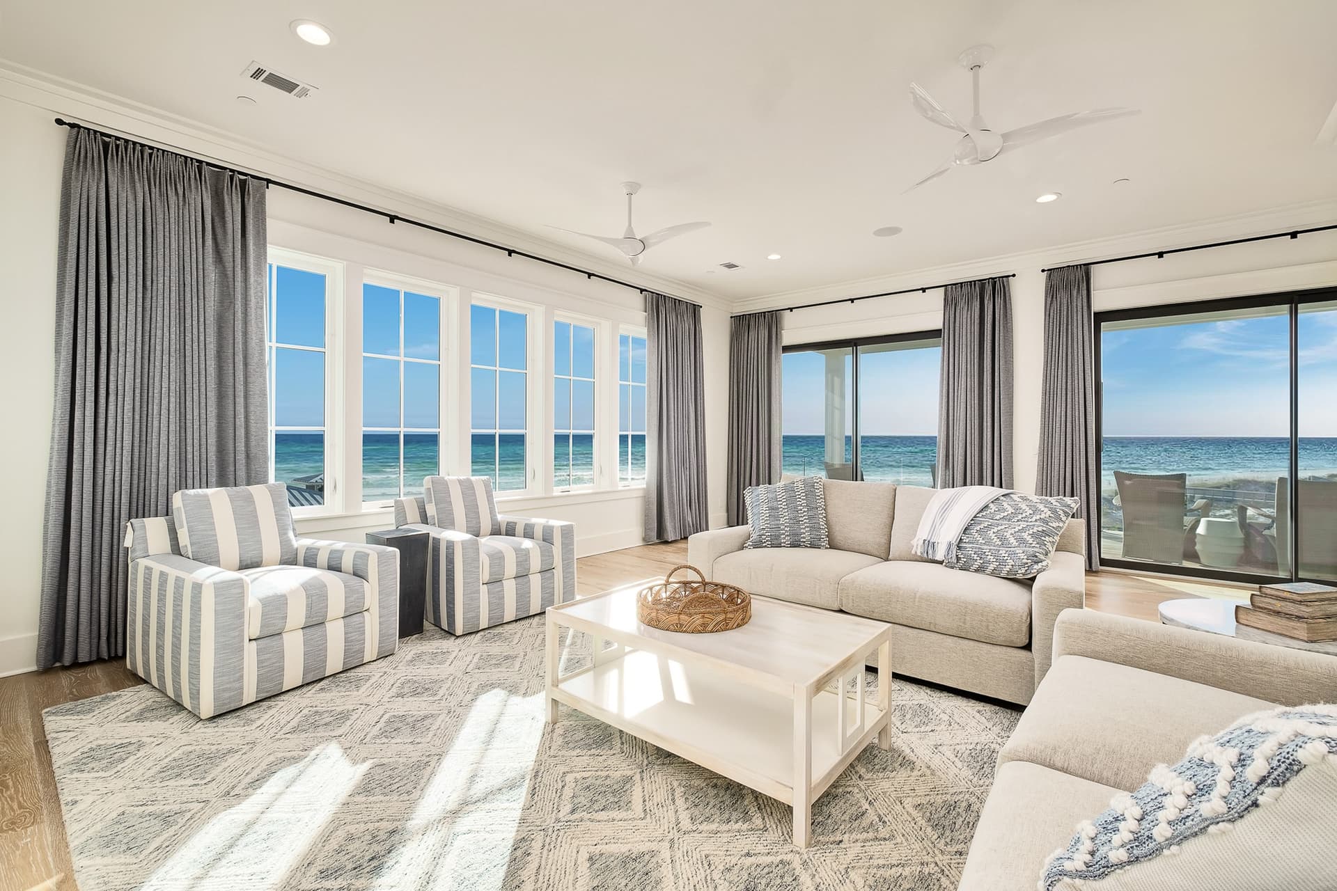 Emerald Le Luxe - Image 18