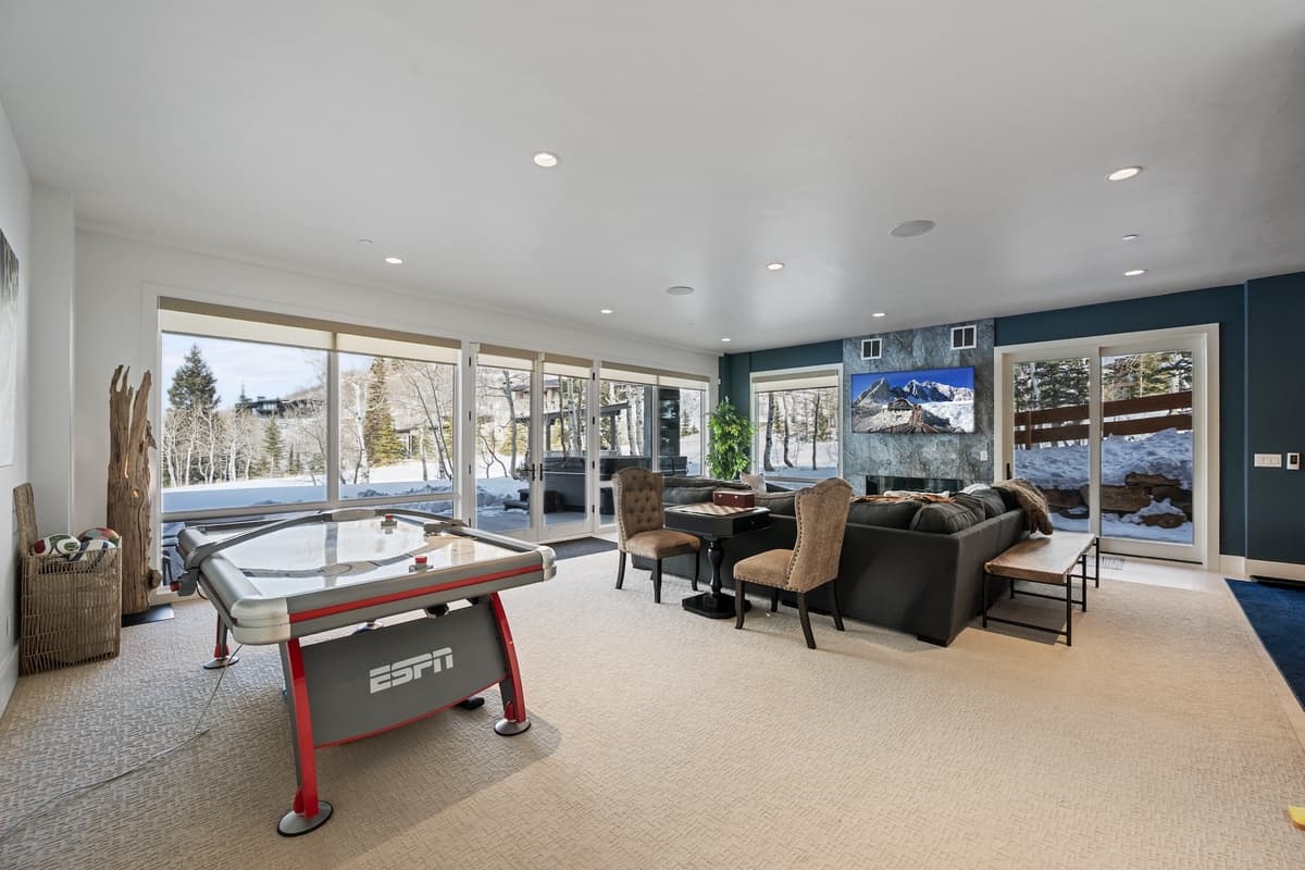 Quicksilver Haus - Image 45