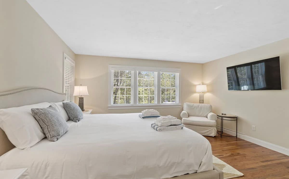 Barefoot Bungalow - Image 17