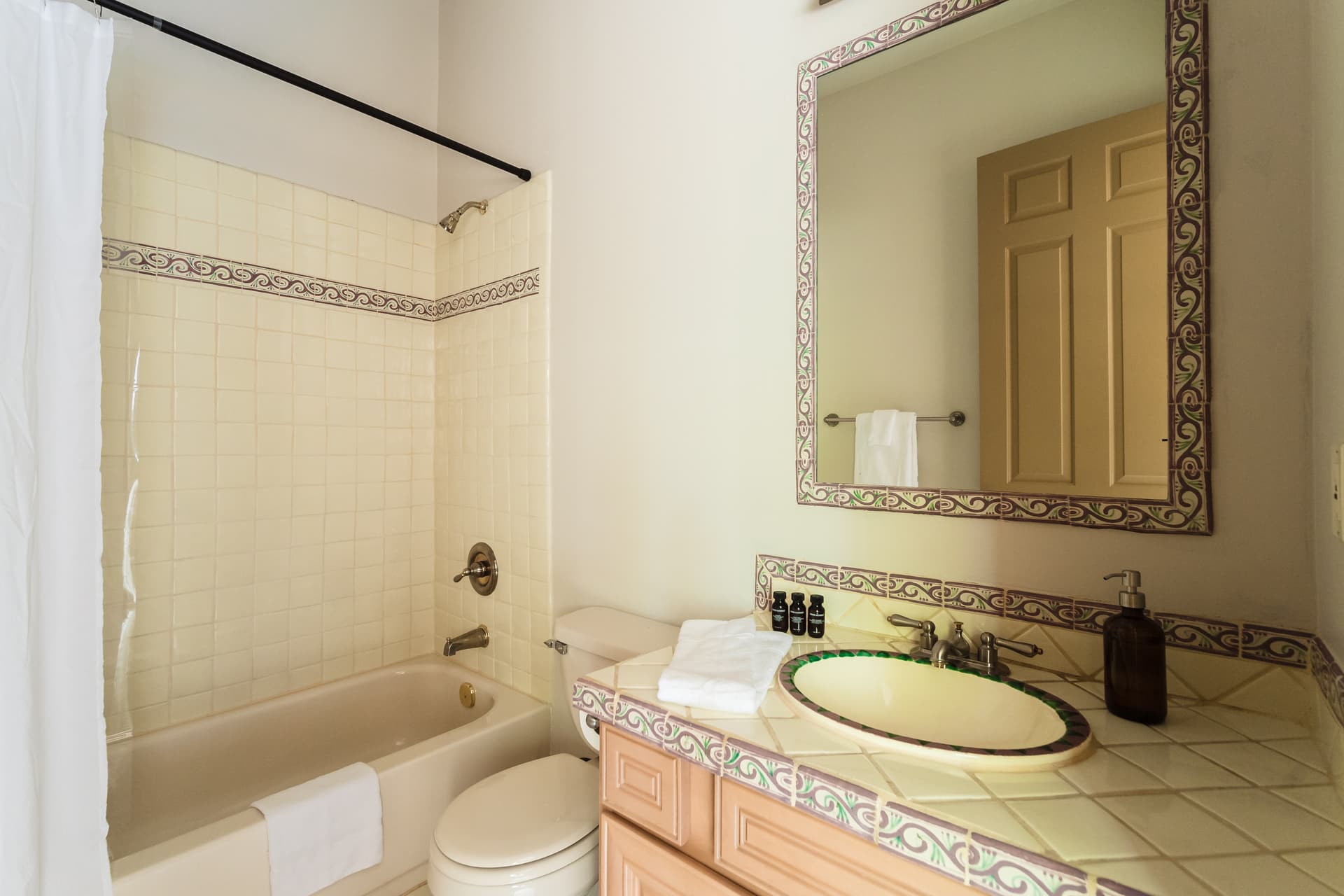 Farrier Manor - Image 32