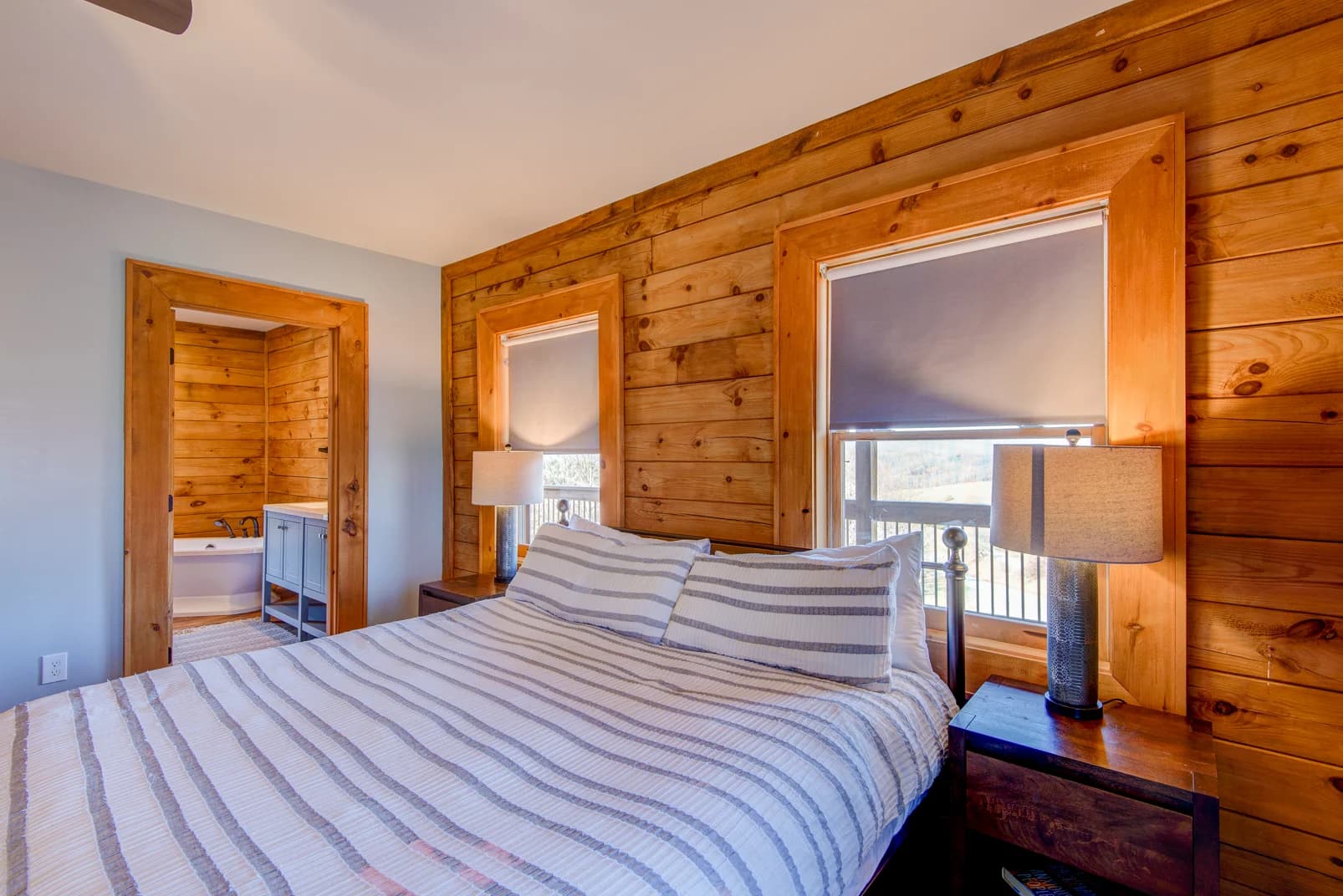 Mountain Range Retreat - Image 13