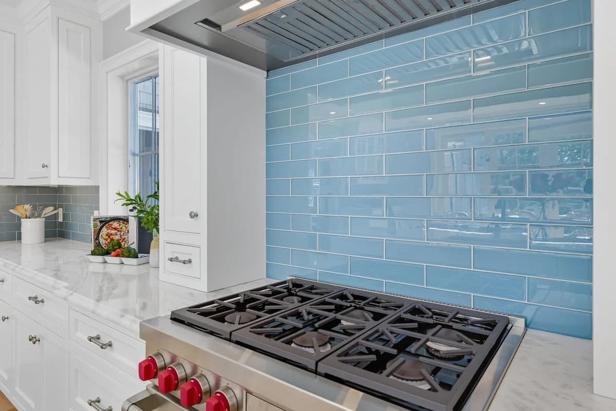 Three Buoys - Image 4