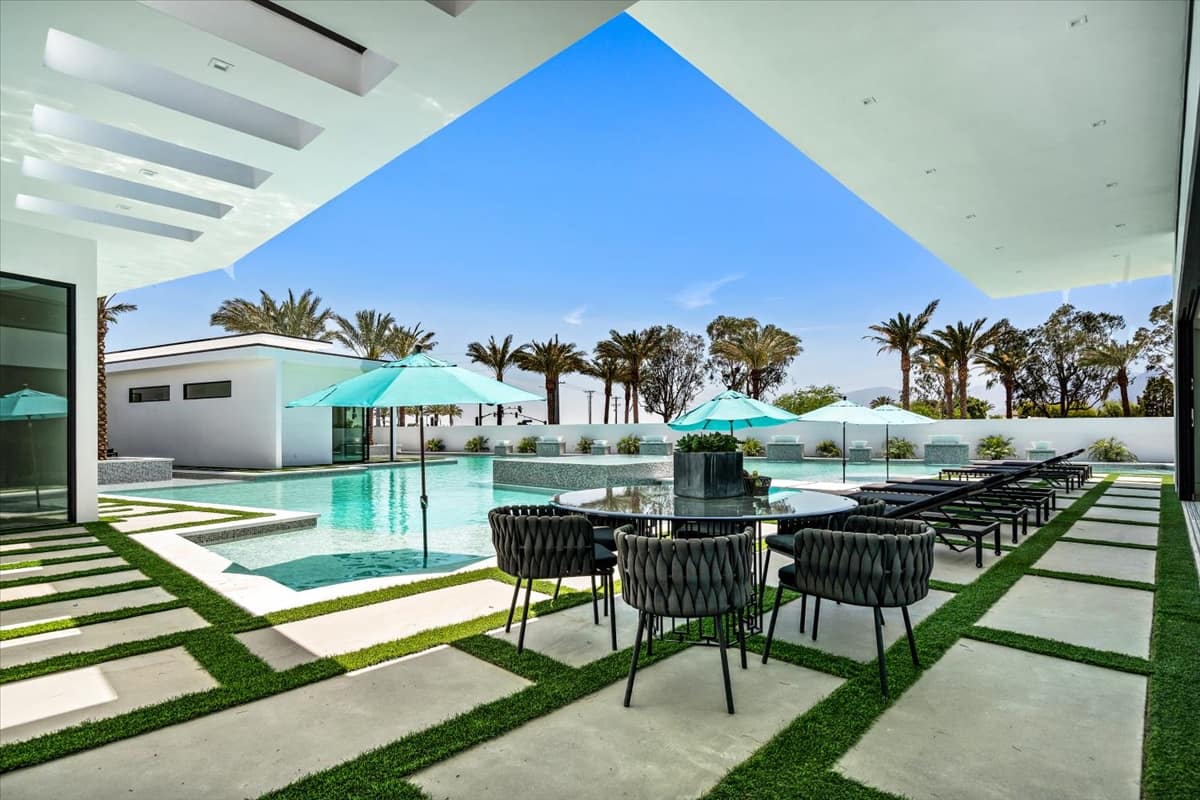 Bravo Villa #10 - Image 68