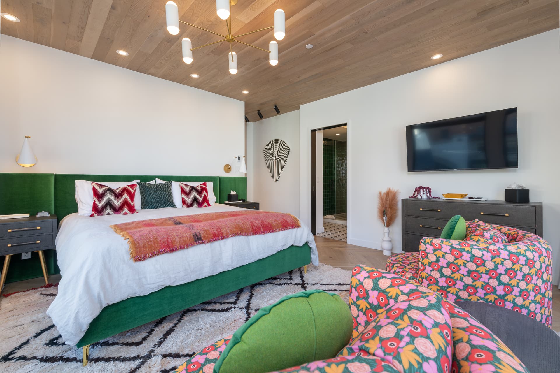 Sky High at the Plaza - Image 23