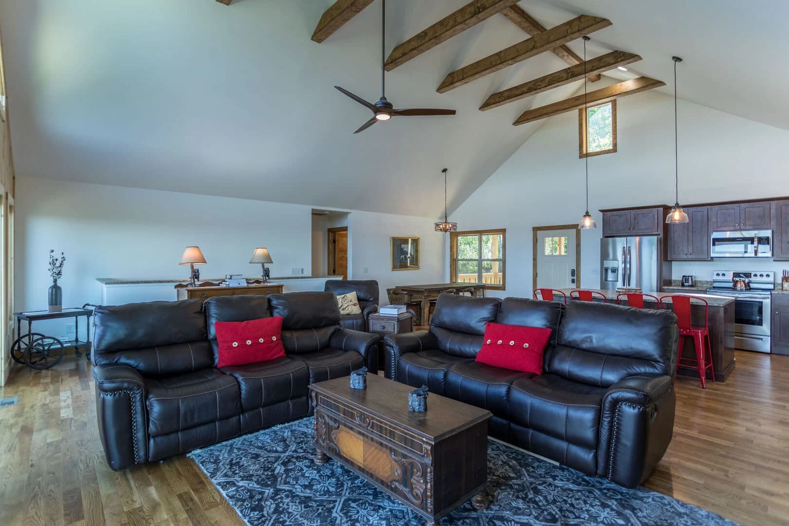 Mountain Vista Chalet - Image 4