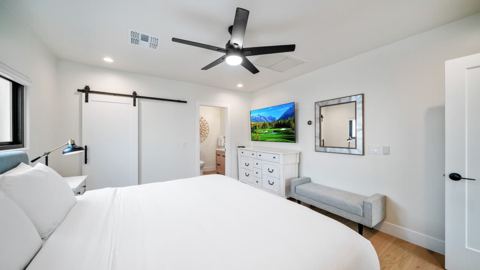 Spontaneous Desert Retreat - Image 21