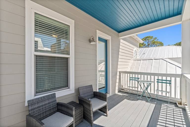 Charming Blue Haven - Image 21