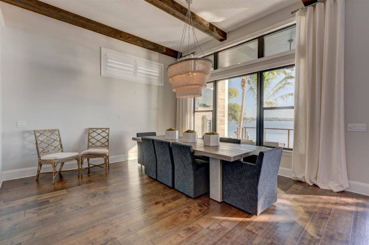 Bayside Paradise Mansion - Image 19