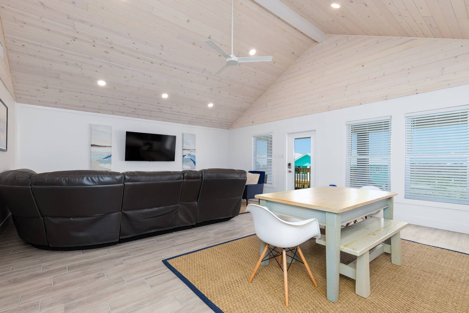 Skiff House - Image 25