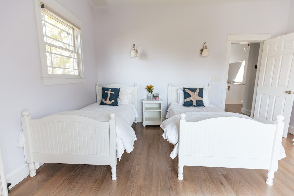 Beach Cottage - Image 25