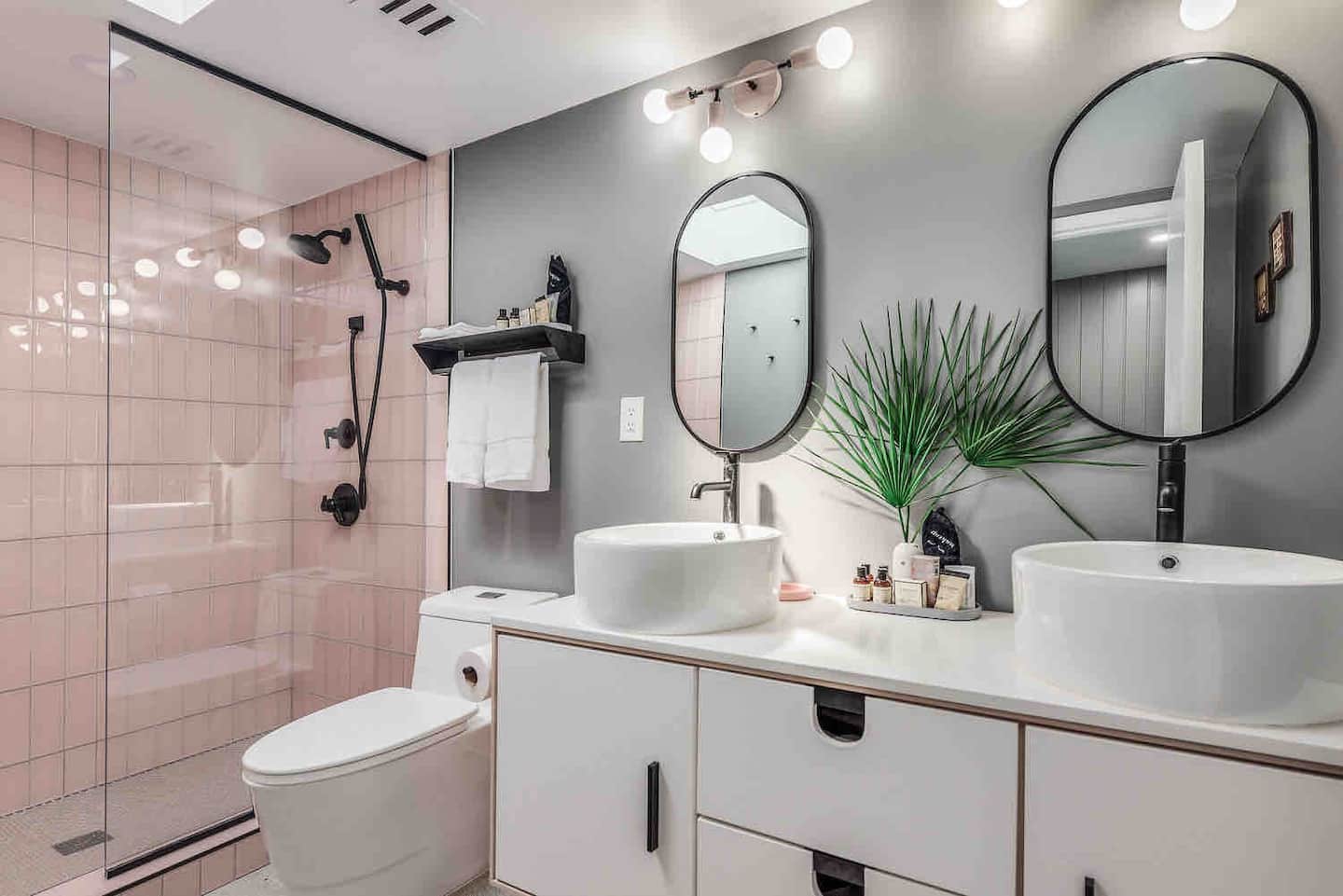 Flat on Alexander - Image 18