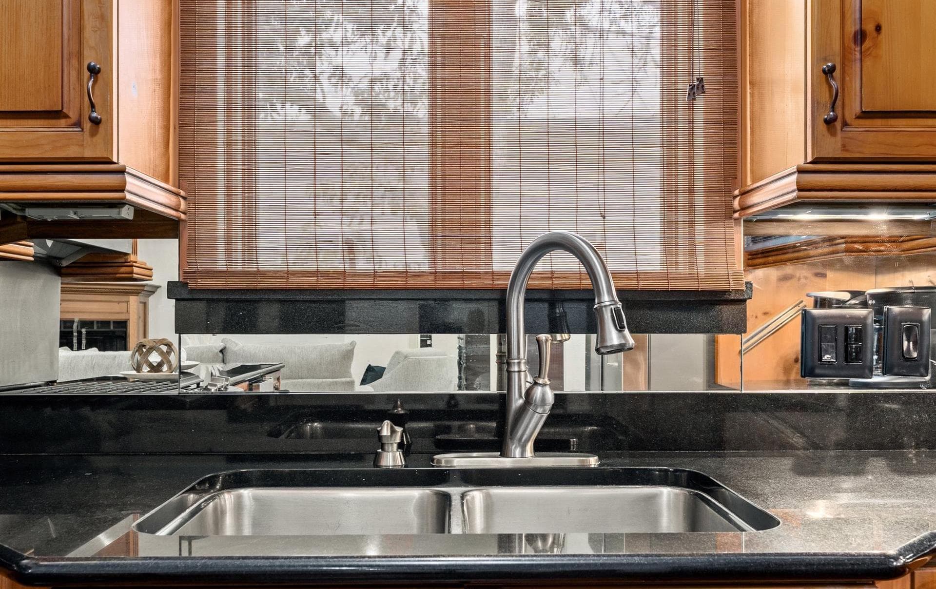 Paradise Isle - Image 11