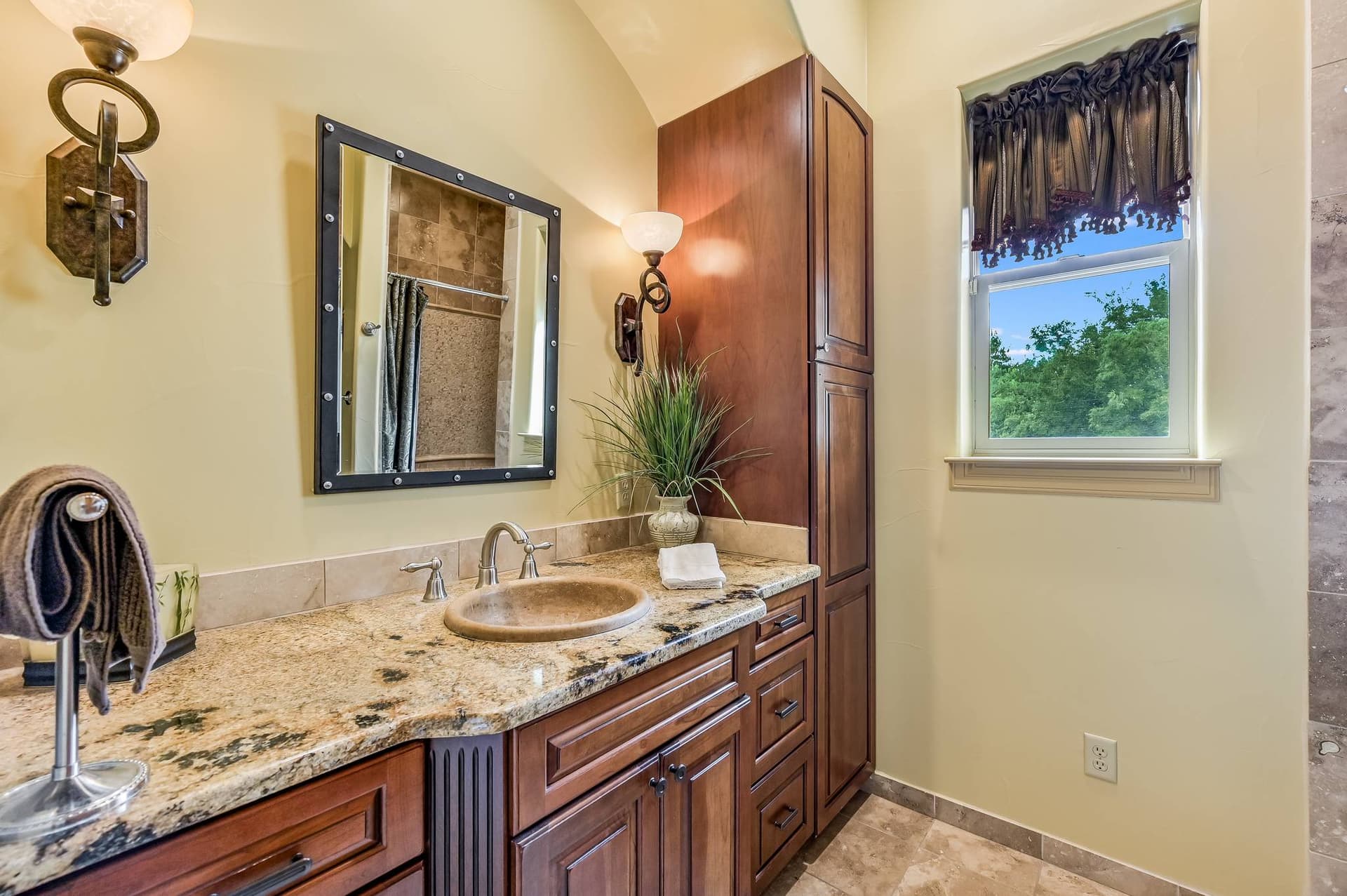 Palms on Lake Travis - Image 37