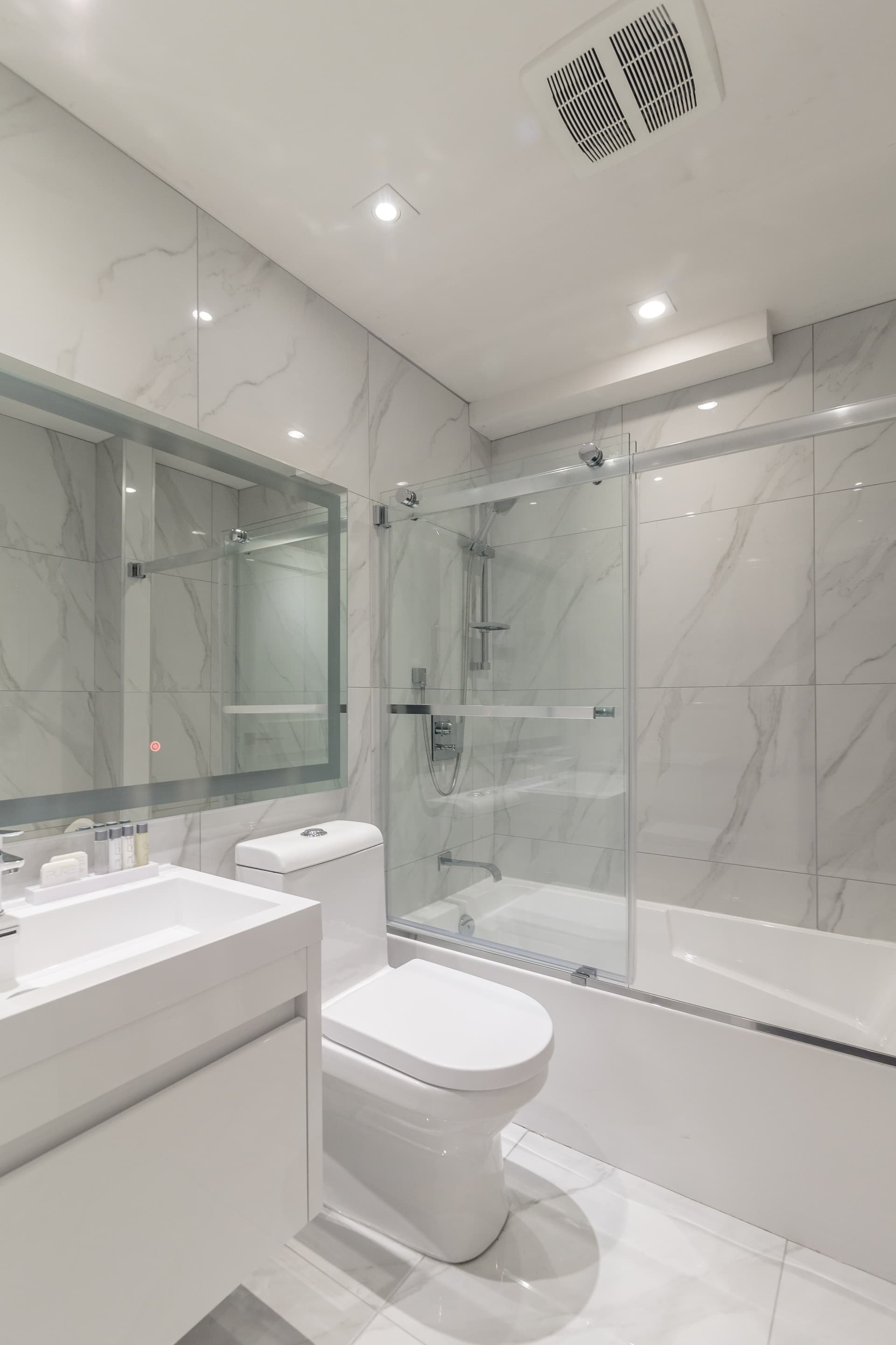 Lincoln Home - Image 32