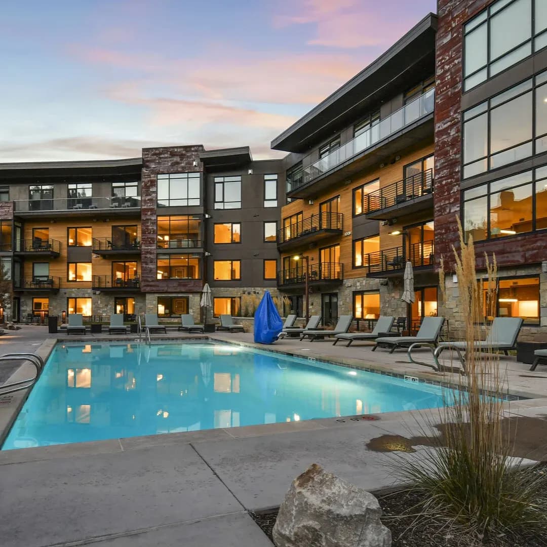 Lift Residence #414