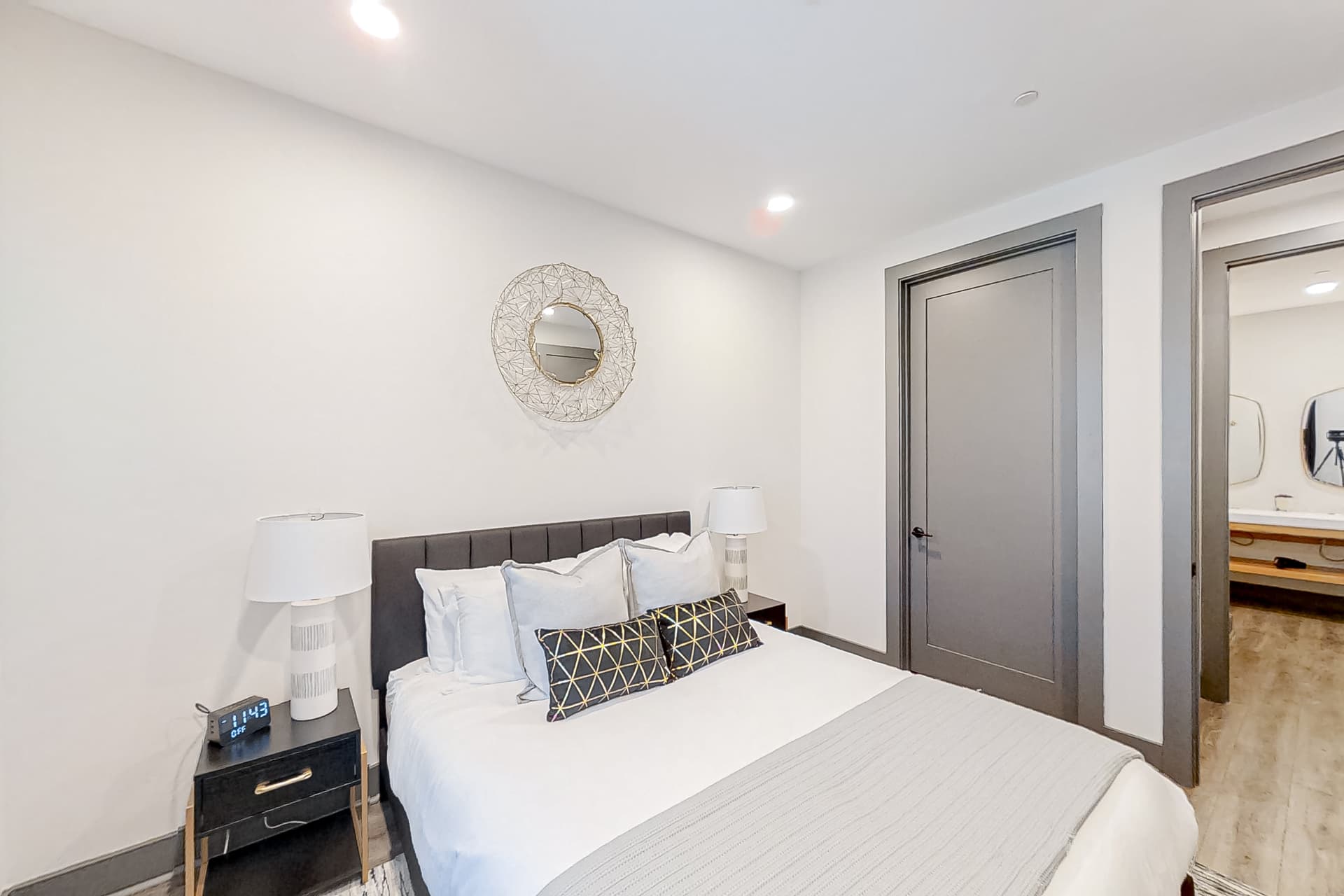 Music City Muze - Image 14