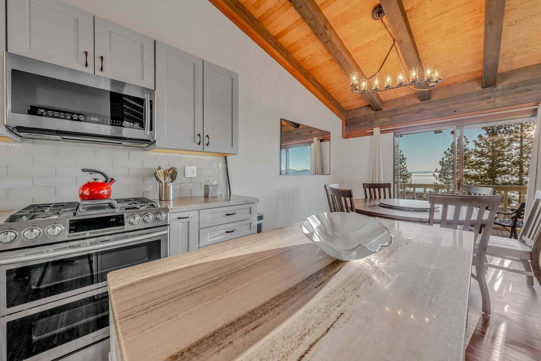 Cozy Mountain Escape - Image 8