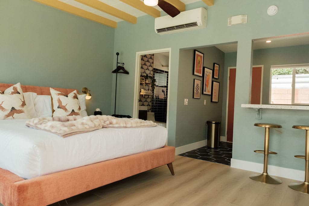 Mod Retreat in Vibrant Palm Springs - Image 28