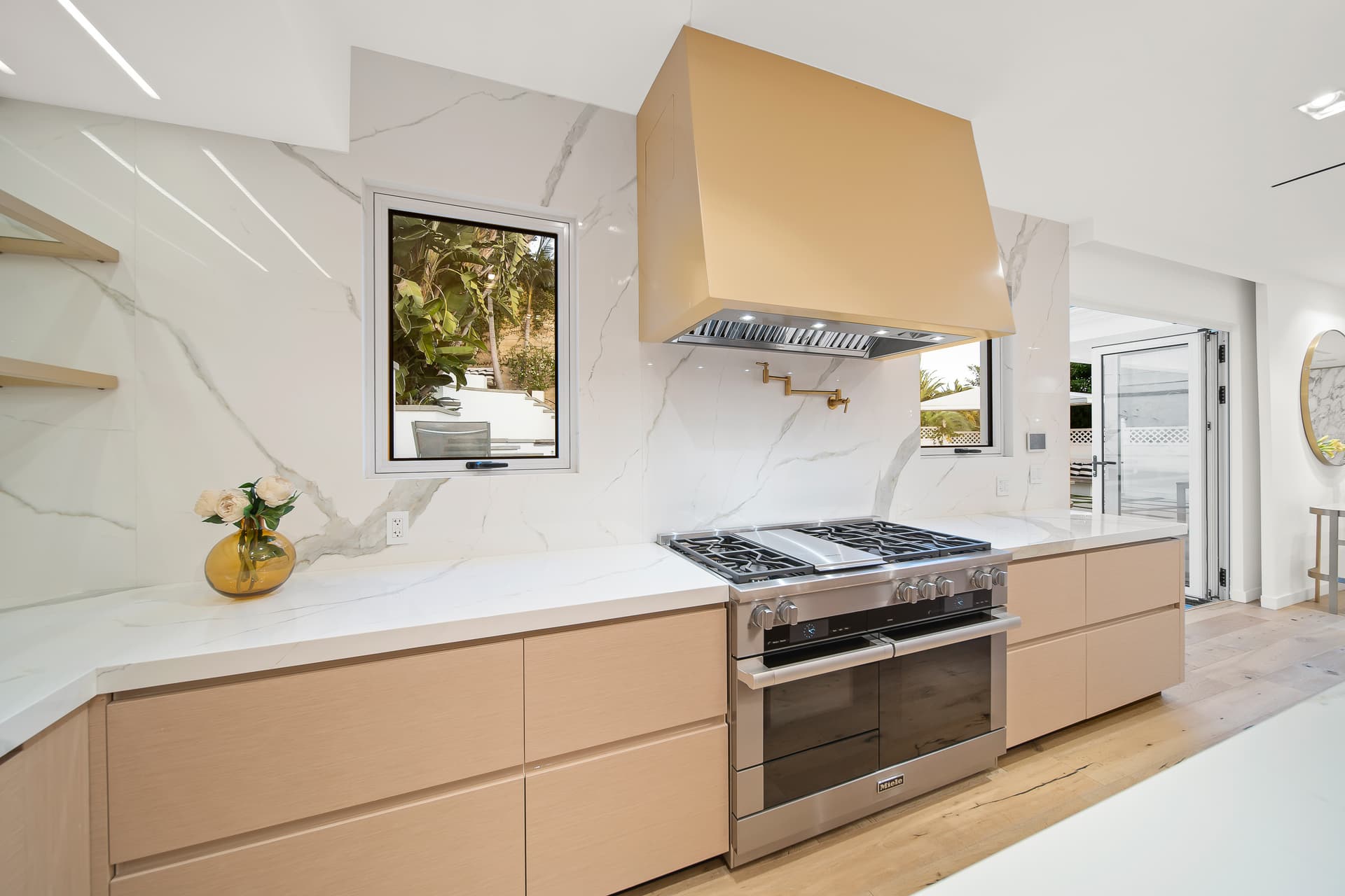 London Villa - Image 24