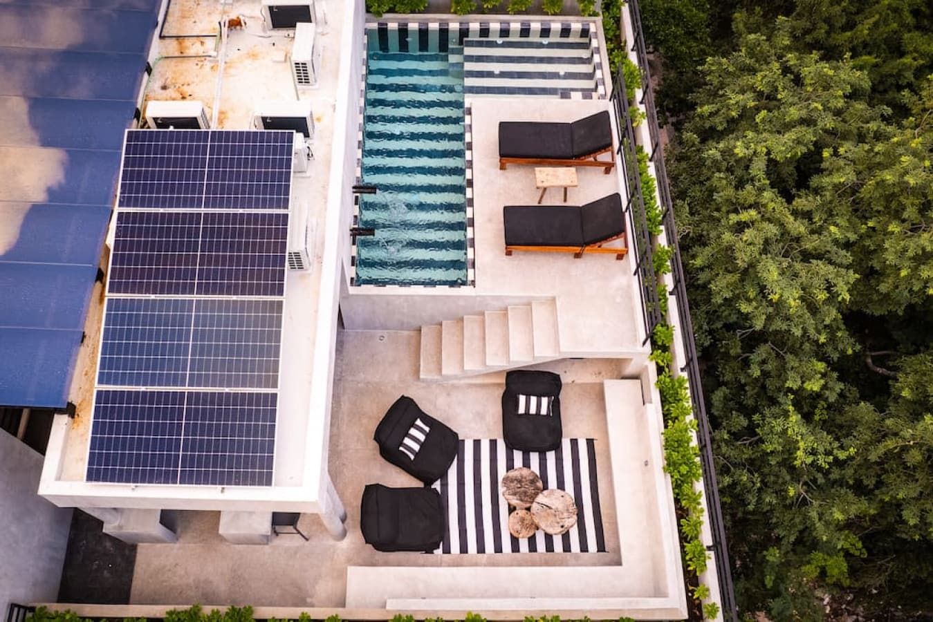 Luxe Jungle Loft - Image 16