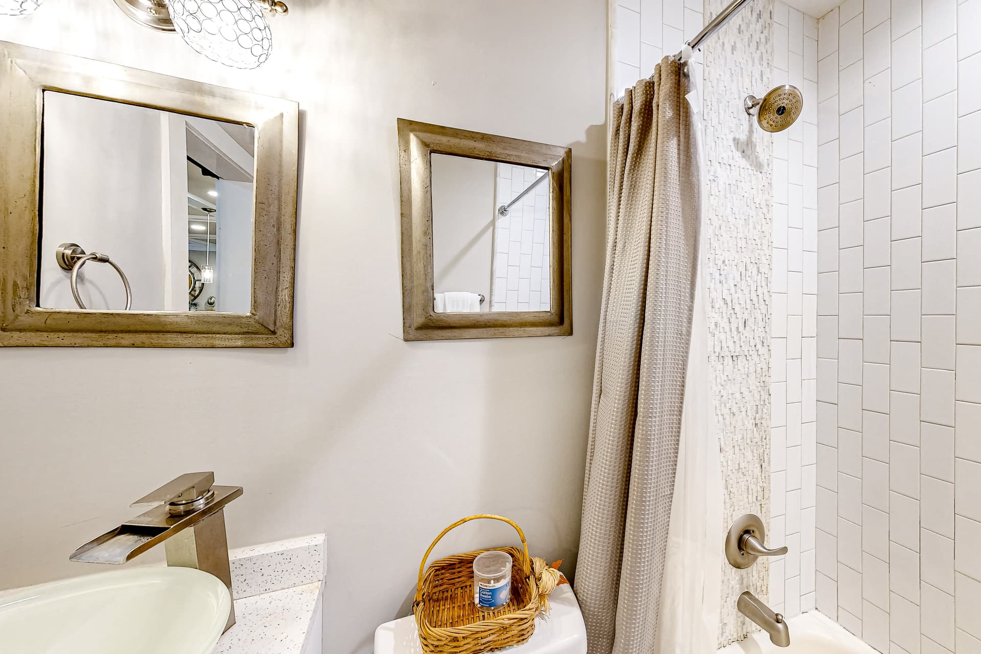 Blissful Bungalow - Image 10