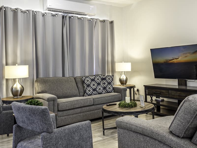 Pacific Retreat - Image 5