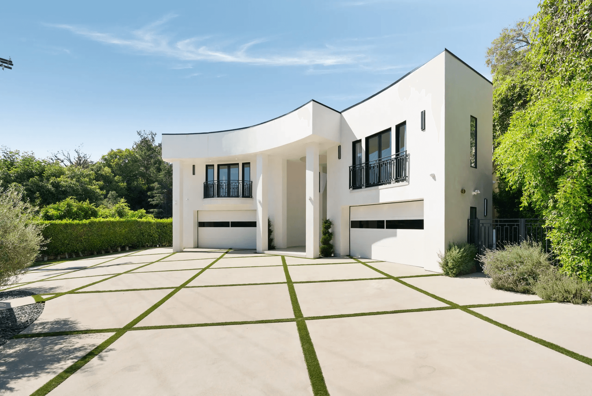 Noble Crest - Image 63