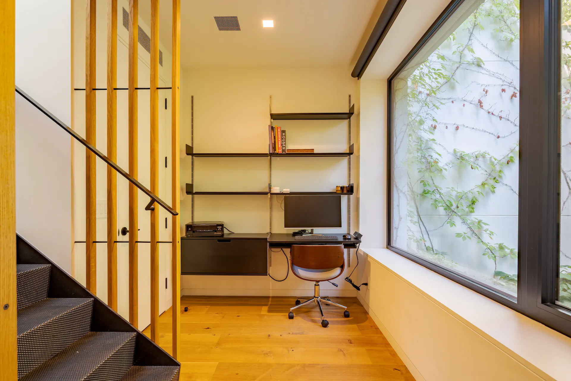 Empire House - Image 12