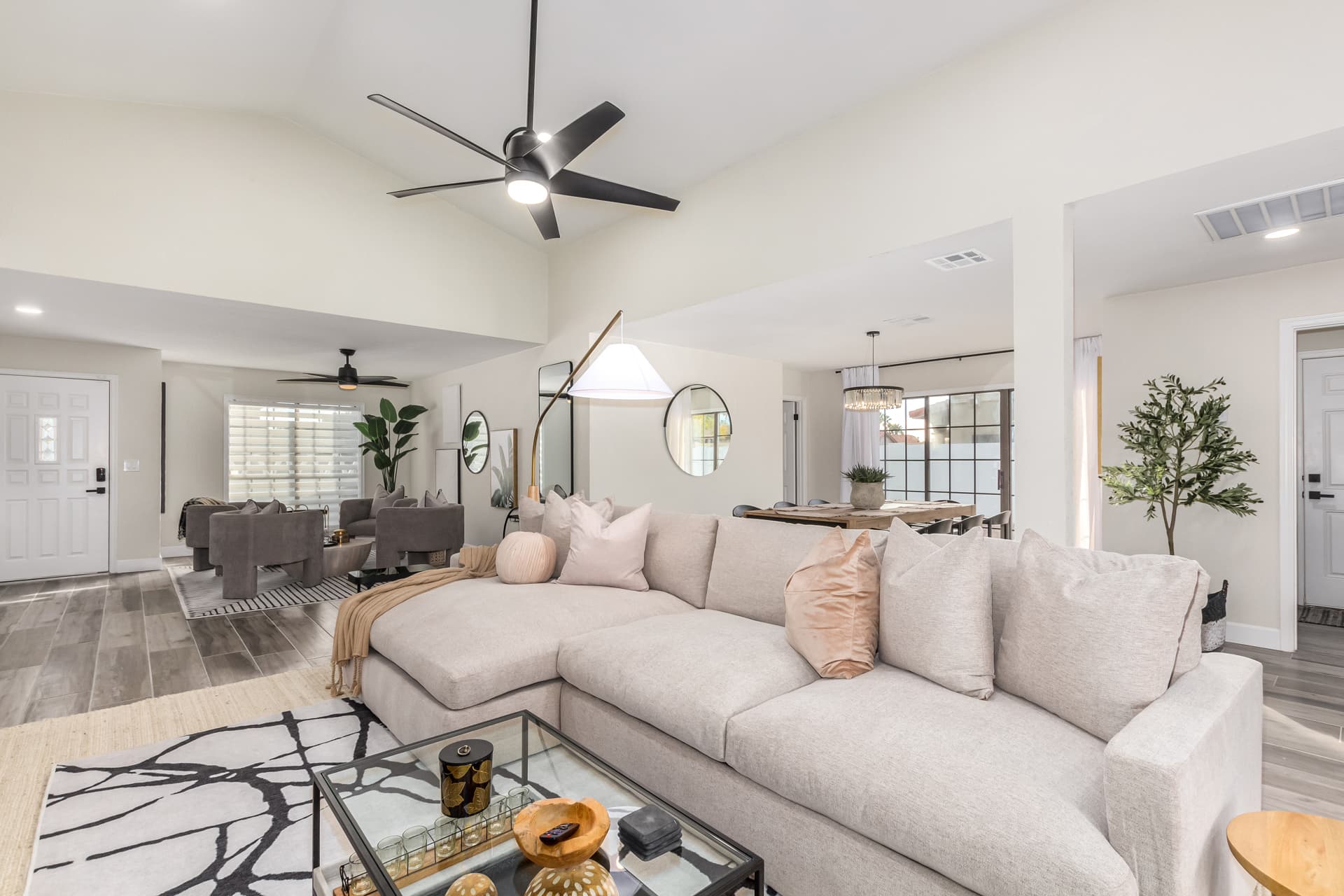 Modern Retreat - Image 3