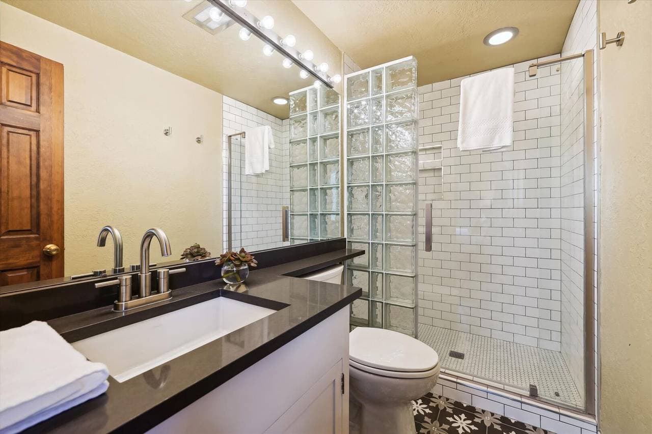 Miners Peak Residence - Image 25