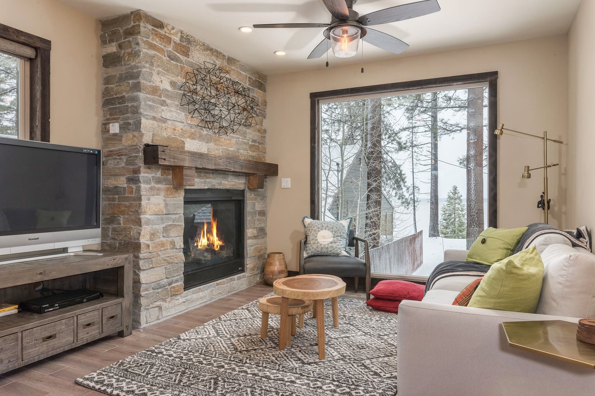 Blue Lakeview Place - Image 12