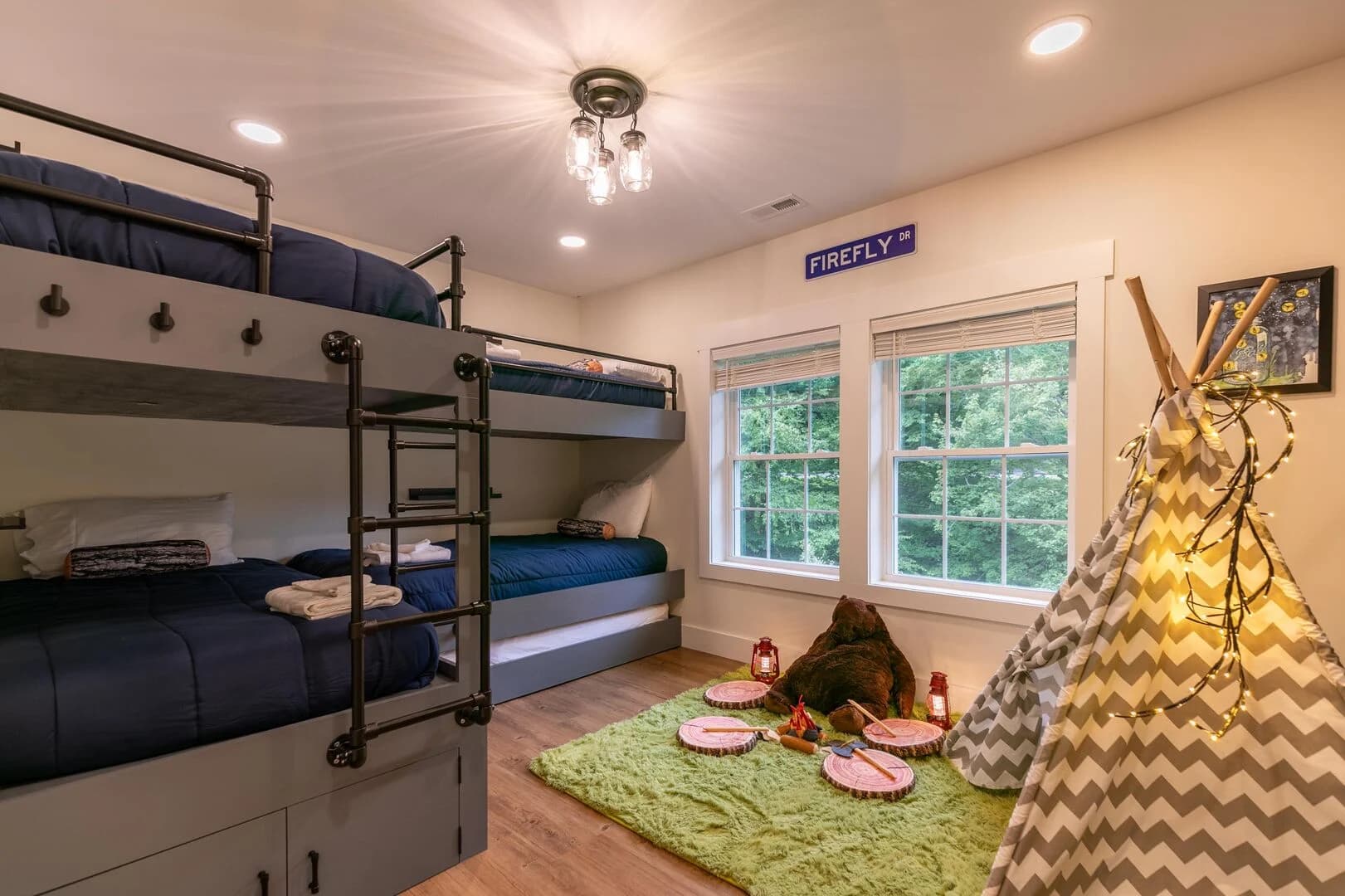 Riverside Retreat - Image 25