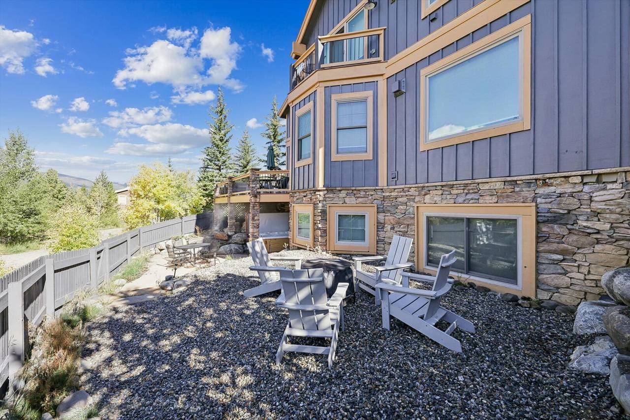 Creekside Escape - Image 43