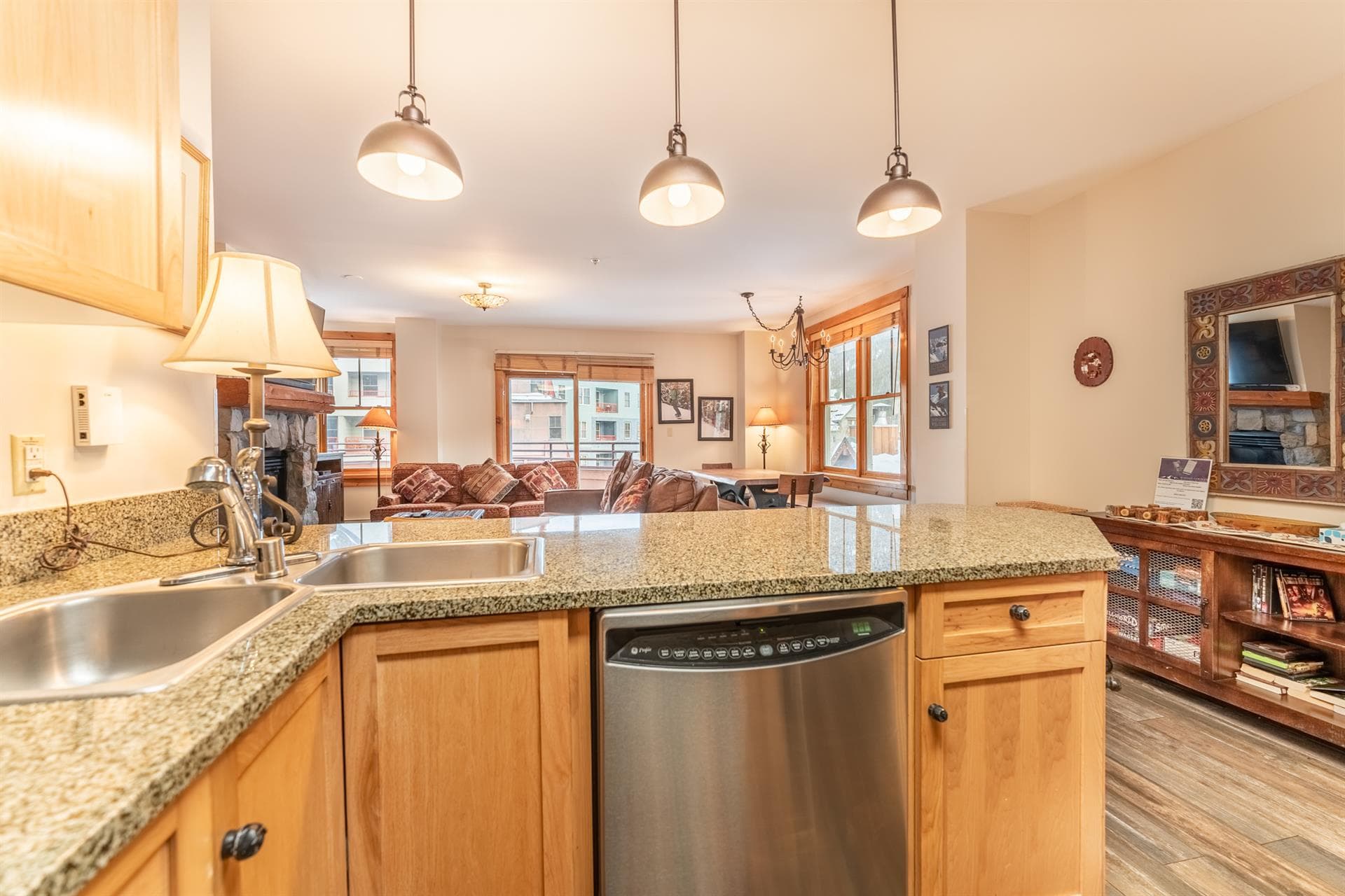 Peakview Penthouse Retreat - Image 16