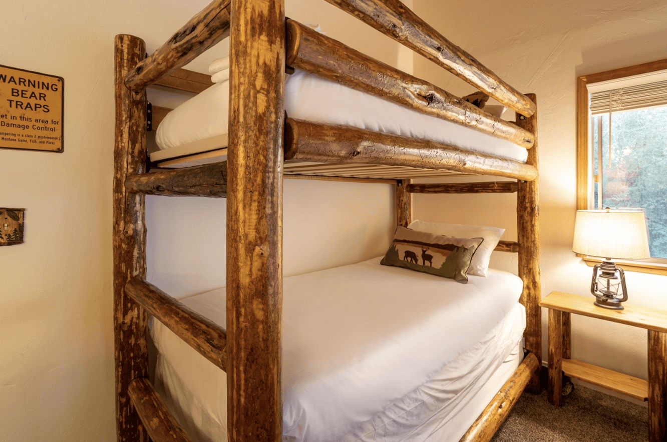 Bear's Lair - Image 22