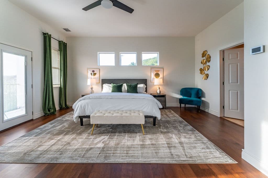 Taking in the View House - Image 6