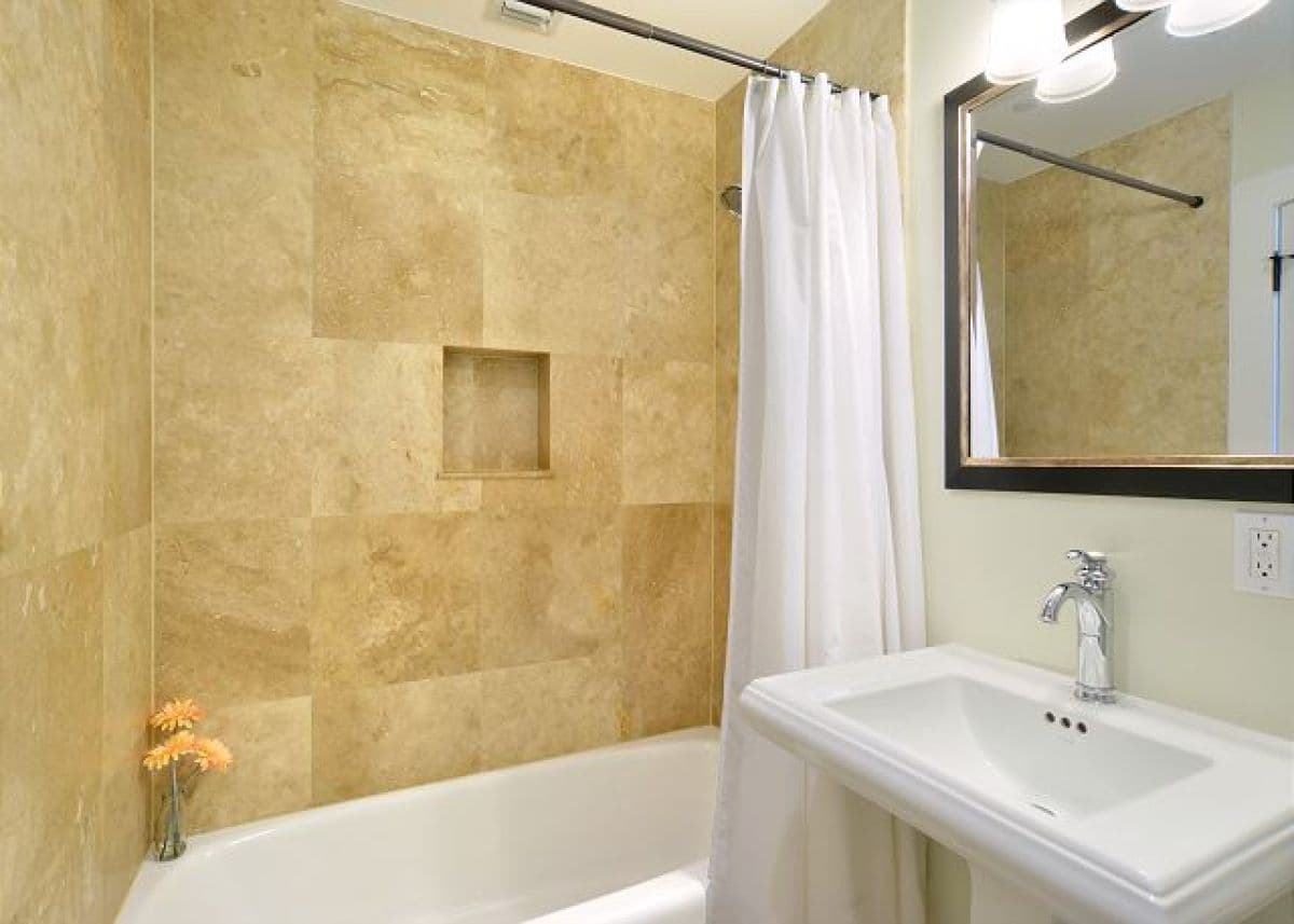 Island Chic - Image 14