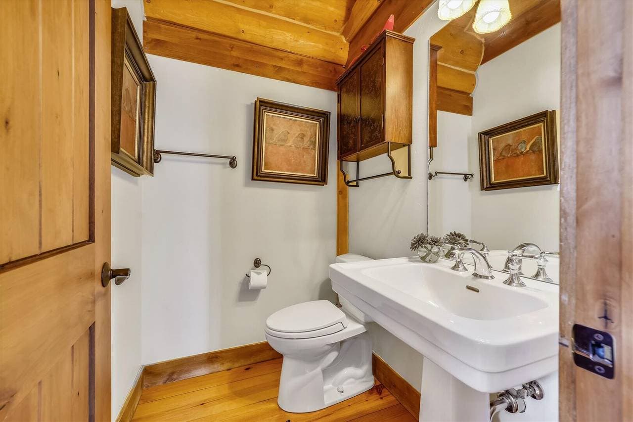 Goldenview Lodge - Image 19