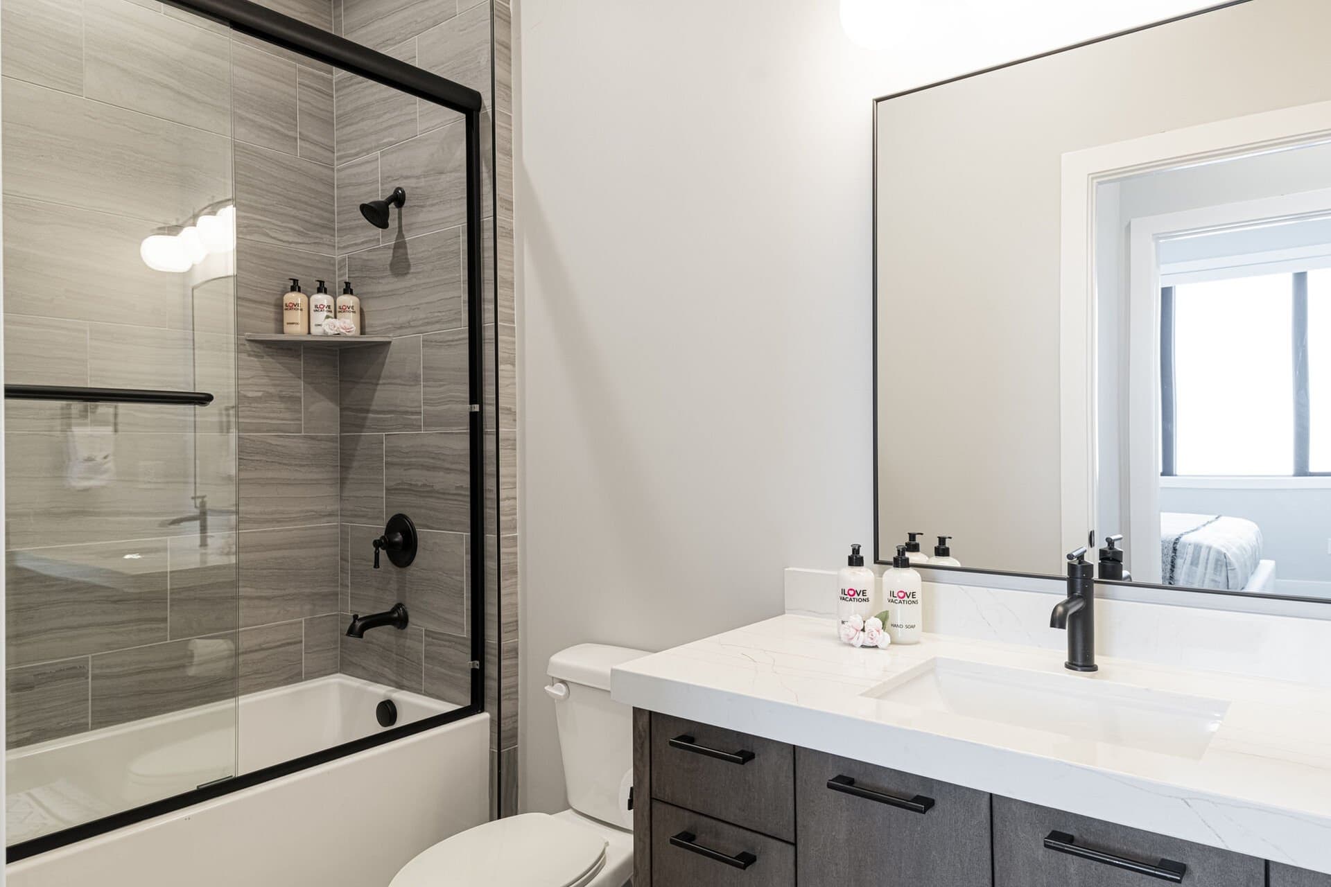 Hideout Epic View - Image 33