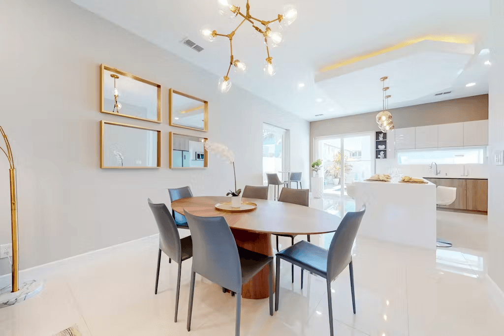 Dolphin Beach House - Image 4