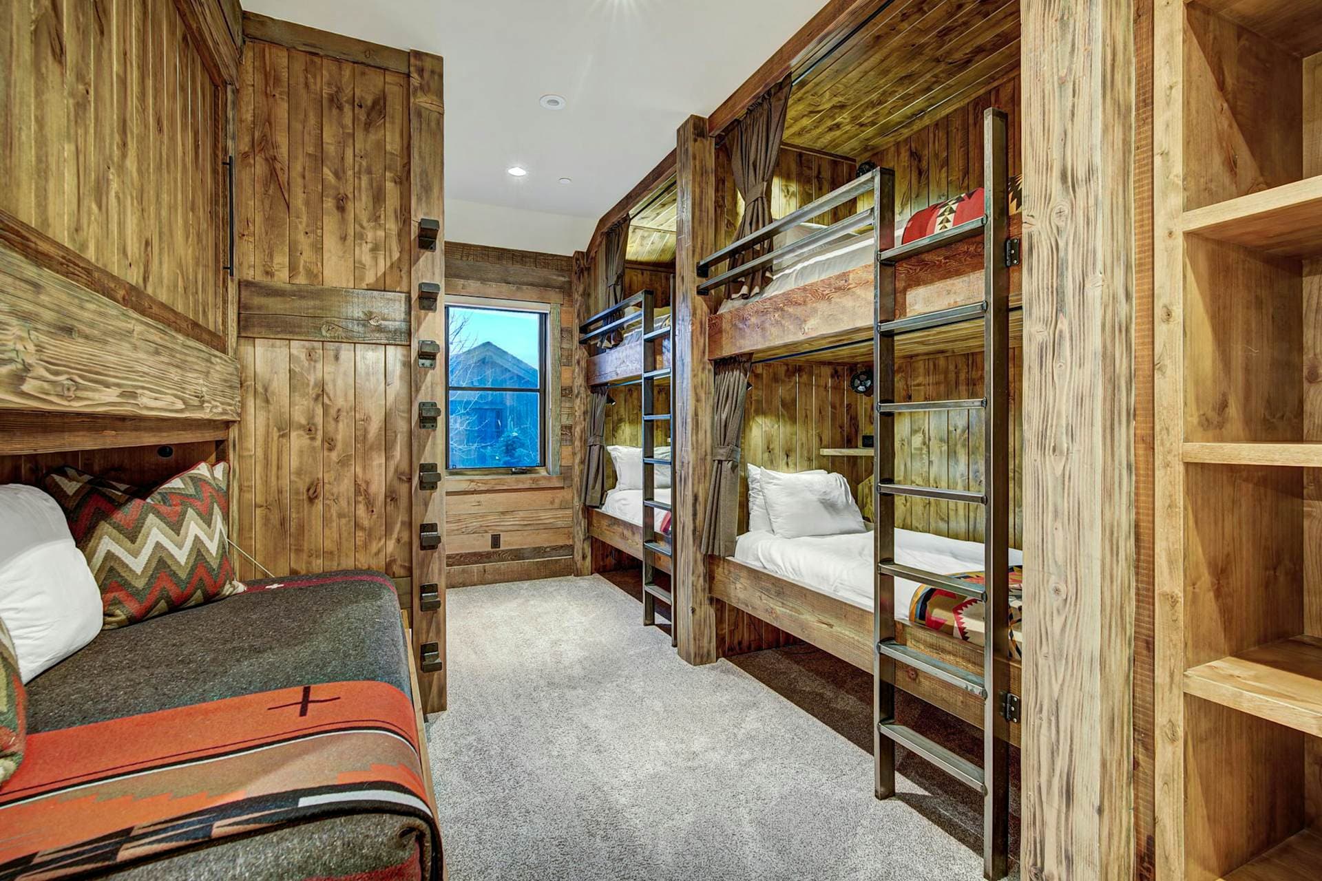 Skiers Palace - Image 30