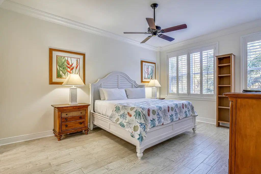 Sunset at Harbour Place - Image 4