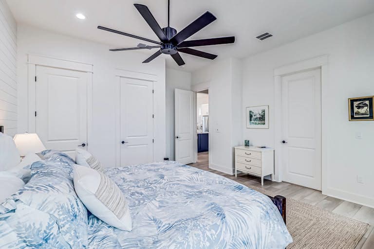 Commodore’s Hideout - Image 21