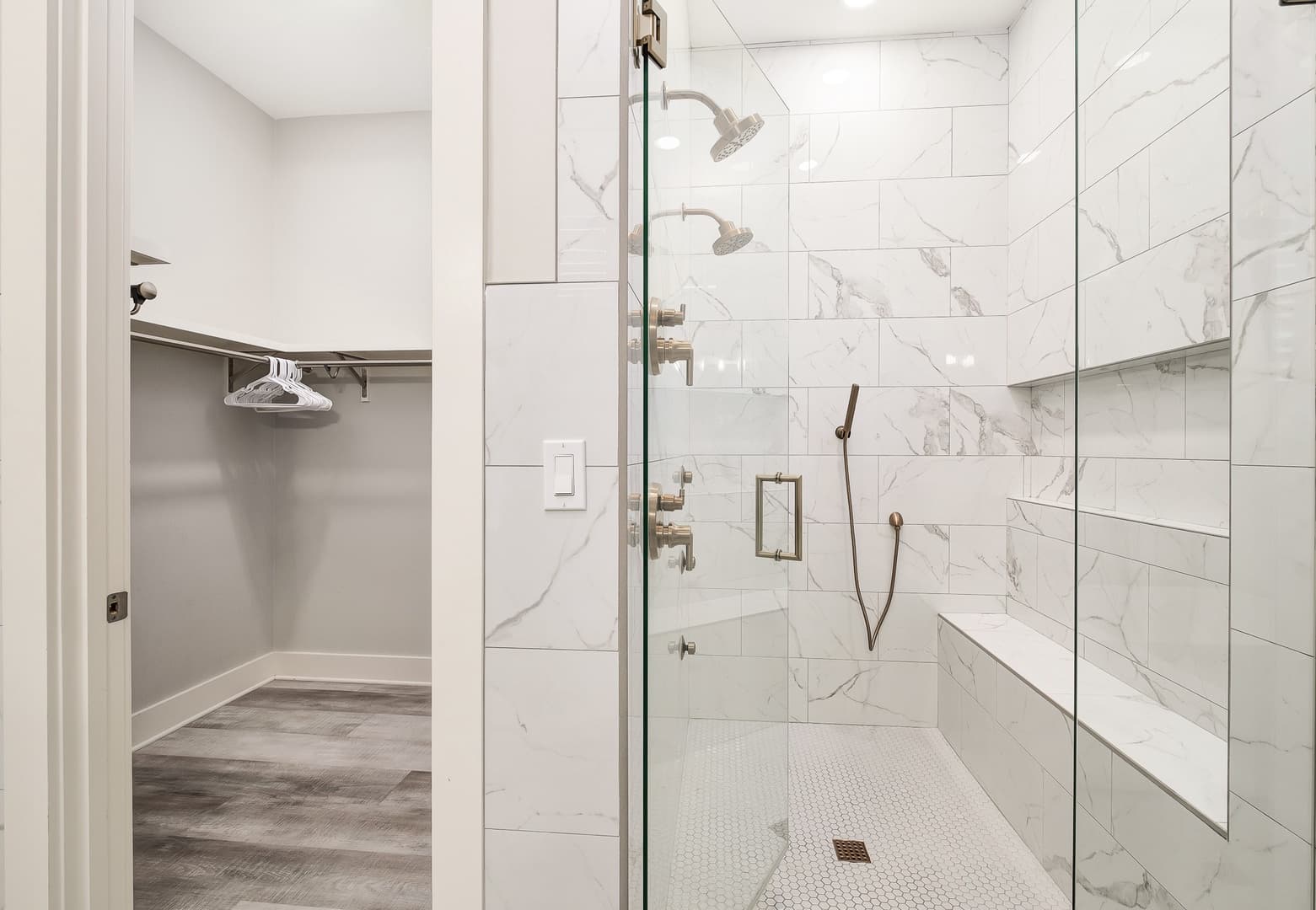 Latitudes - Image 26