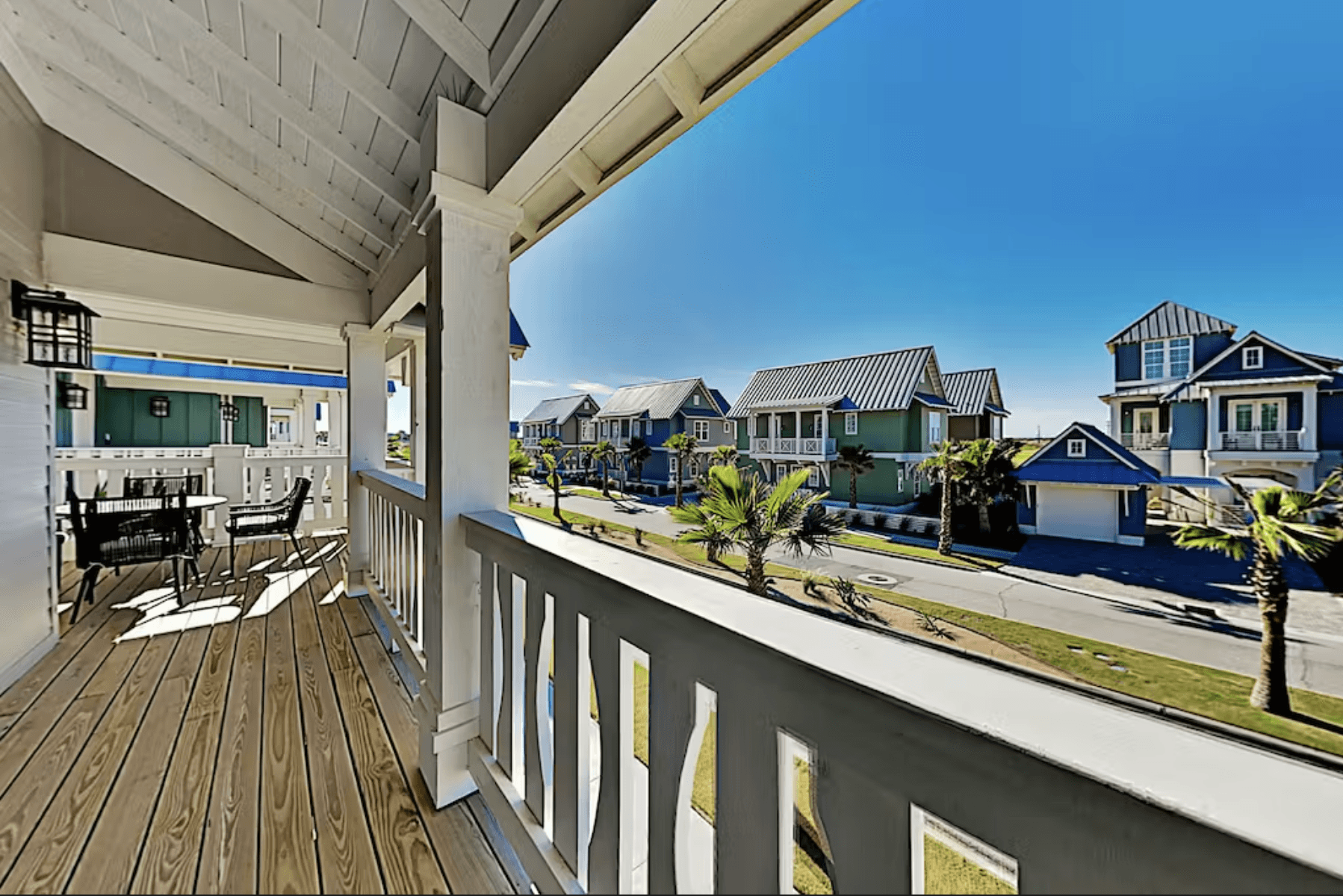 Sleek Beach Home - Image 28